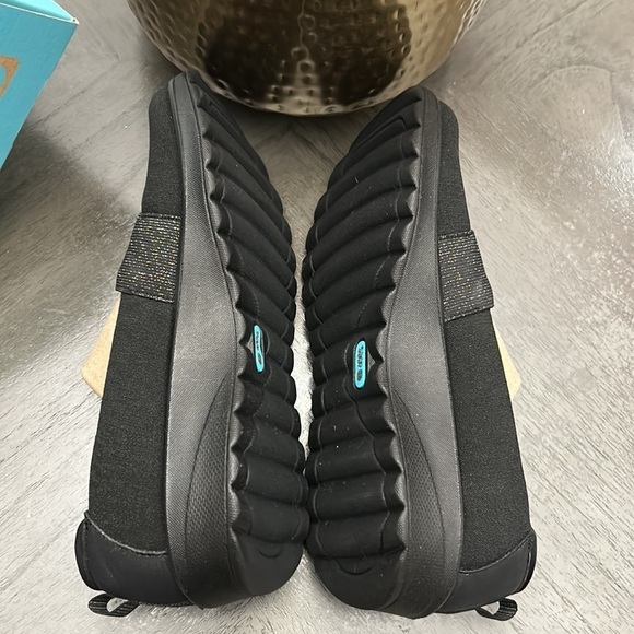 Bzees Gracie Women's Washable Slip-ons - Picture 7 of 9